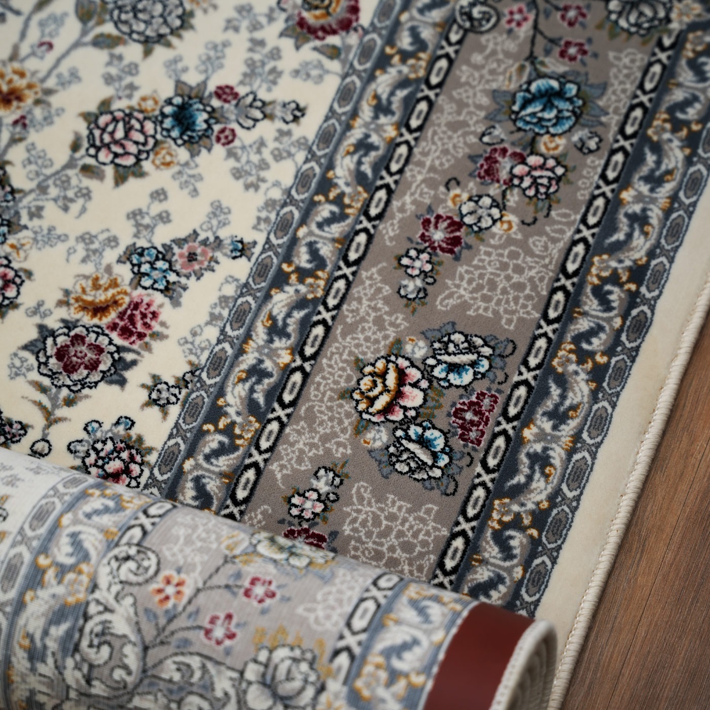 فرش ماشینی ۷۰۰ شانه تراکم ۲۵۵۰ طرح ژینوس کرم