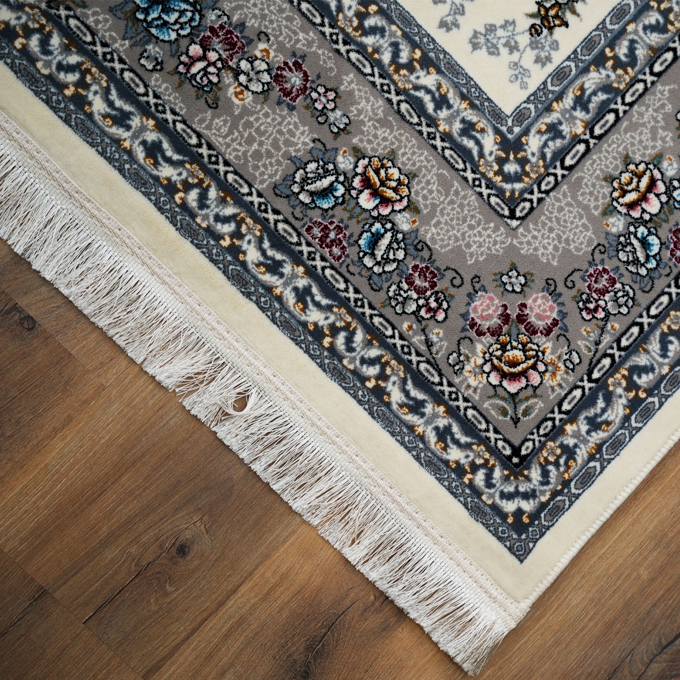 فرش ماشینی ۷۰۰ شانه تراکم ۲۵۵۰ طرح ژینوس کرم